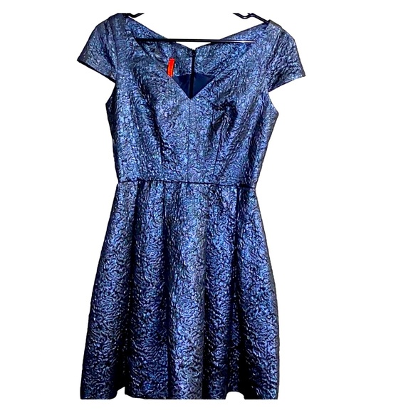 Dress - Picture 1 of 4